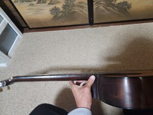 ネックの反りの確認