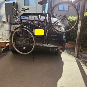 リアサイクルキャリアに自転車を積載